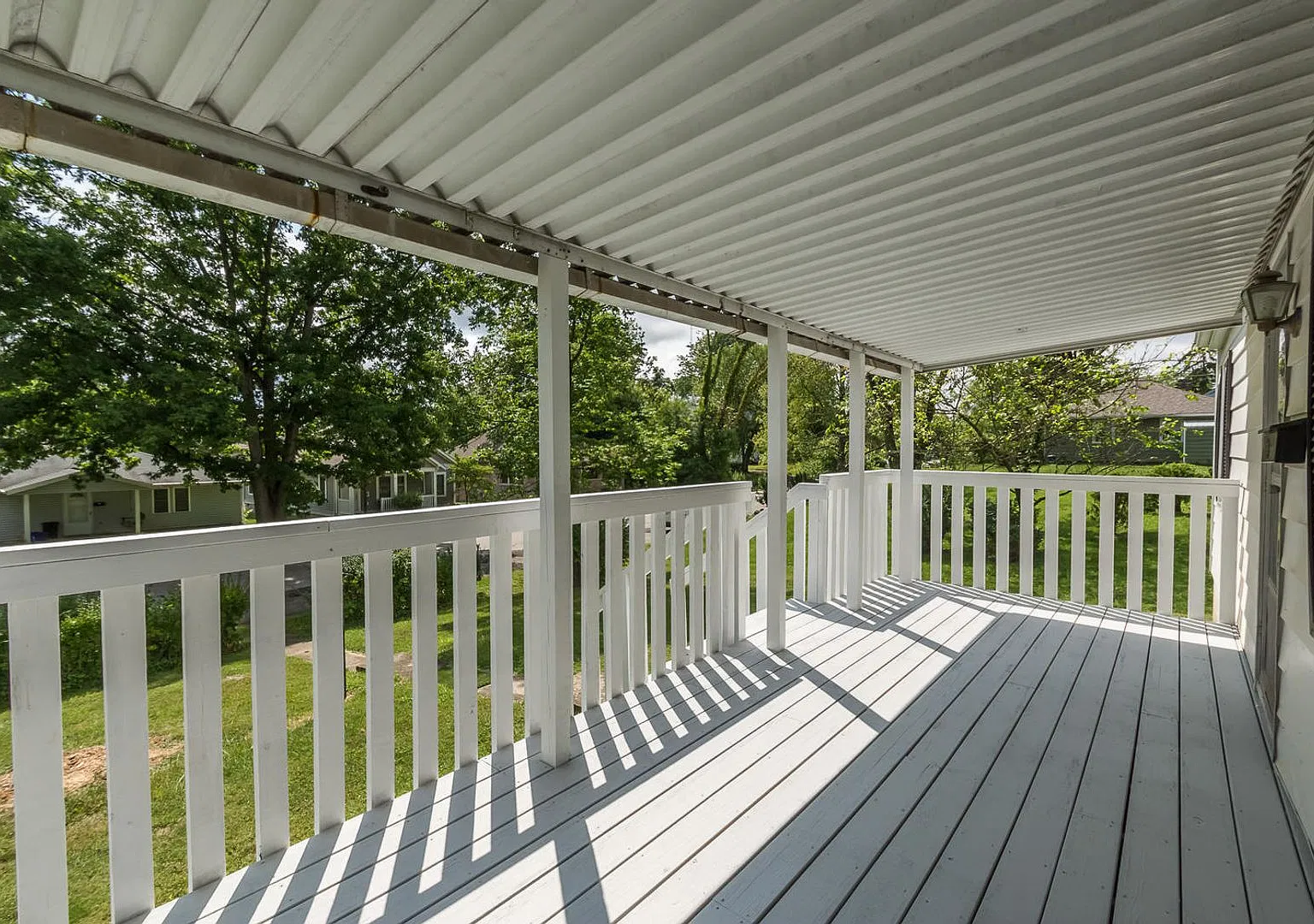 **August 2027** Spacious Home with Garage & Large Backyard!! 3 Bed, 2 Bath!! — Photo 1