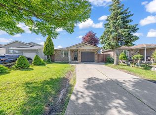 1541 Foster Ave, Windsor, ON N8W5P8