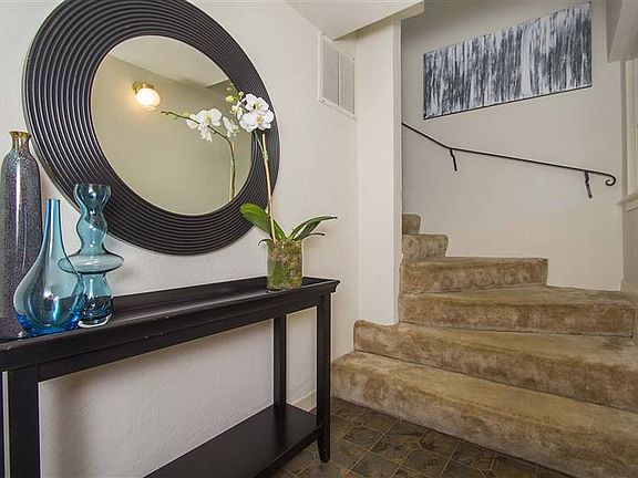 4th image of 263 Peoria St
