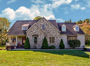 107 Turkey Hill Ct, Stroudsburg, PA 18360