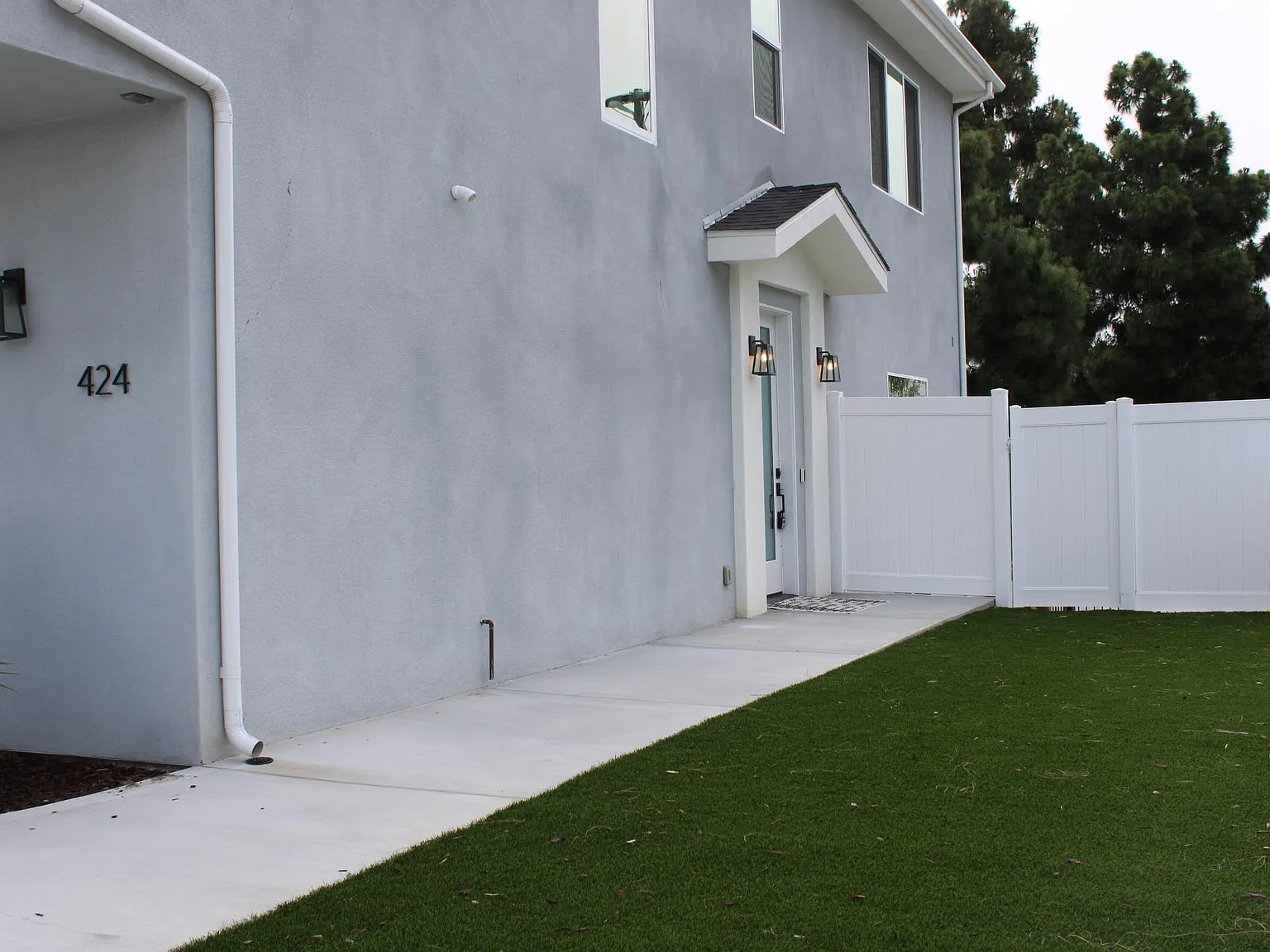 4 bed, 2.5 bath, 1930 sqft, $5,000 — Photo 3