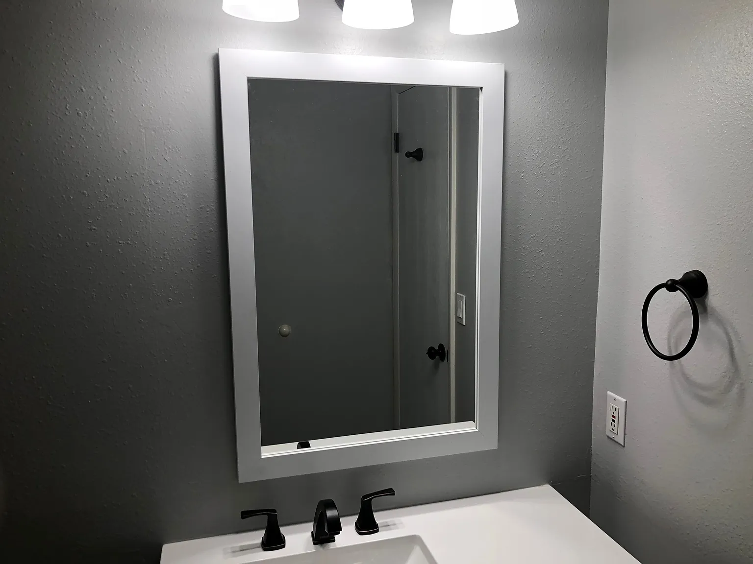 2 bed, 1.0 bath, 1100 sqft, $1,250 — Photo 1