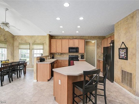 5th image of 35211 Saddle Creek Dr