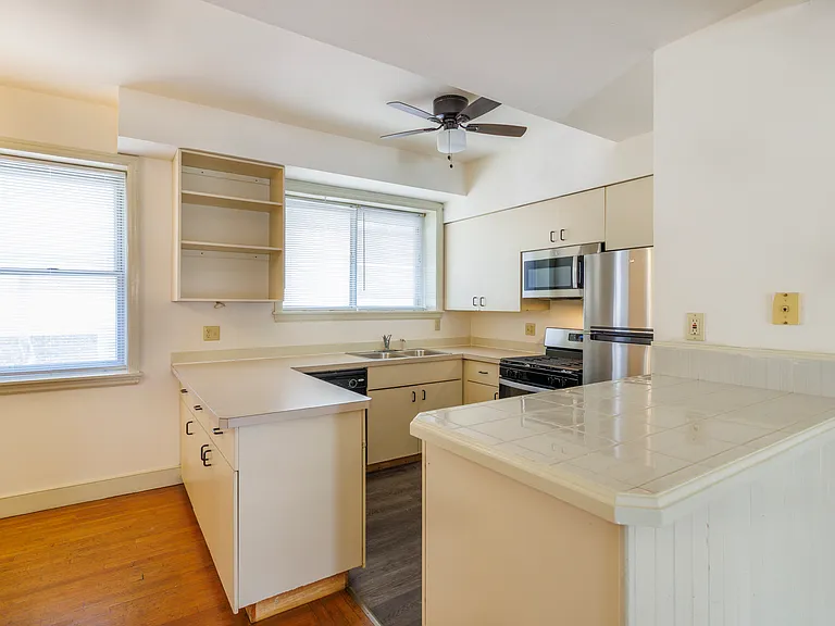 Overbrook Court apartments — Photo 5