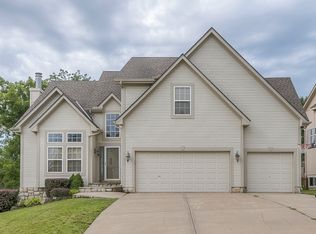 18601 E Concord Cir, Independence, MO 64058