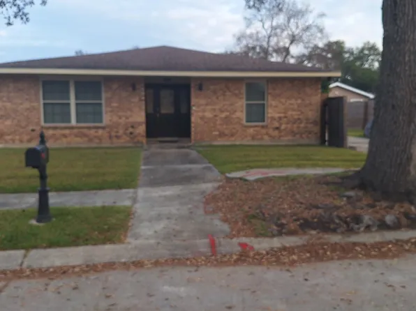 10211 Chevy Chase Dr, New Orleans, LA 70127