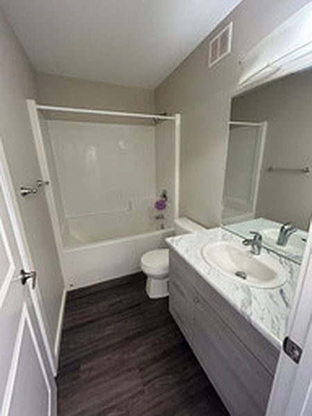 Winnipeg Apartment for rent - 3 Bedrooms — photo 11