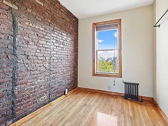 4th image of 300 S 3rd St #B1