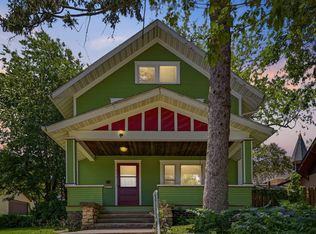 516 W 11th St, Cedar Falls, IA 50613