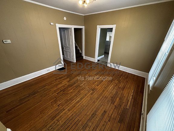 2nd image of 1010 Helen St NE