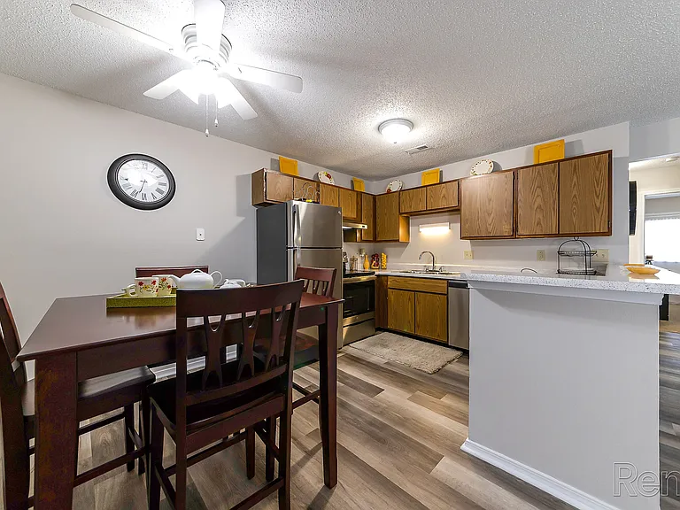 Casalon Parkway Apartments — Photo 5