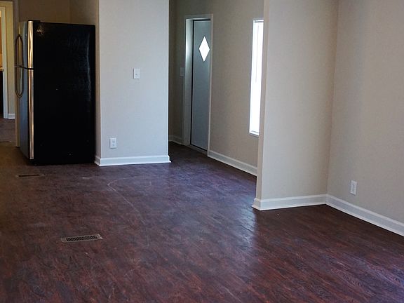 4th image of 412 Edgewood Dr Trlr 8