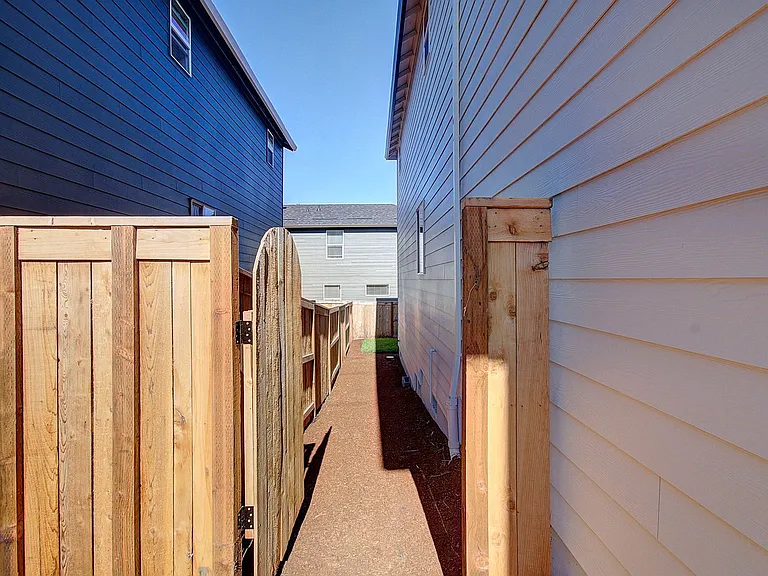 1405 NE 121st Ave — Photo 35
