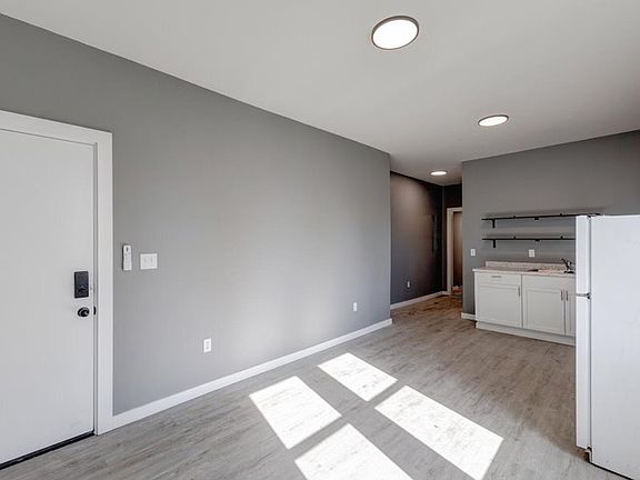 2nd image of 1338 Ohio Ave Unit 2