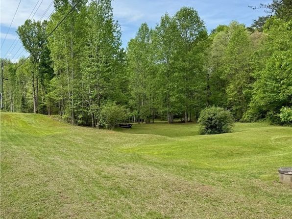 3517 Duncan Bridge Rd, Cleveland, GA 30528