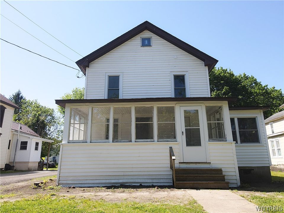 1st image of 132 Chestnut St