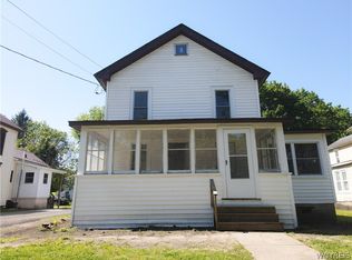 132 Chestnut St, Gowanda, NY 14070