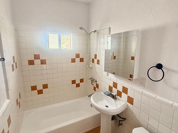 5th image of 1422 N Kingsley Dr APT 104