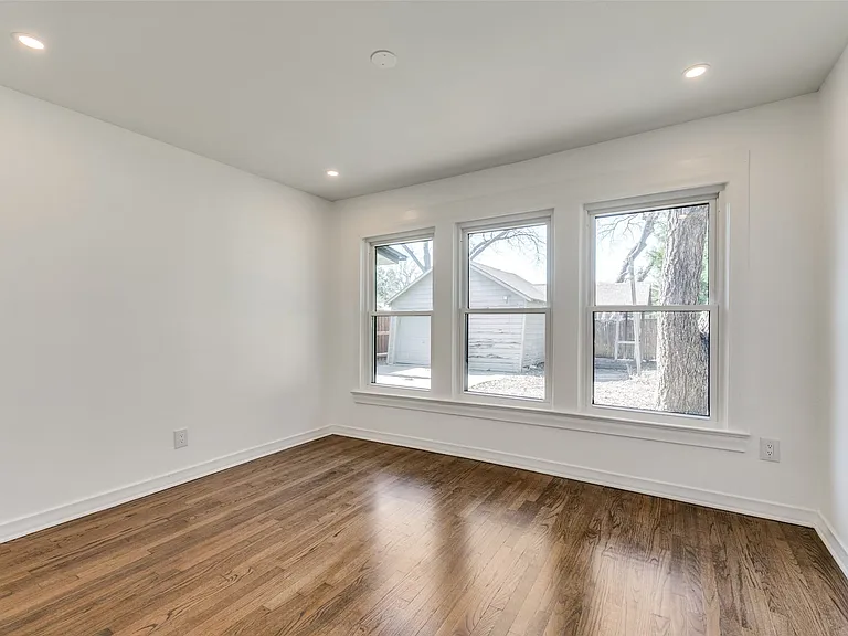 5119 Maple Springs Blvd — Photo 10