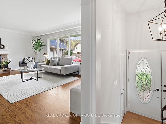 2nd image of 25 Victor Blvd
