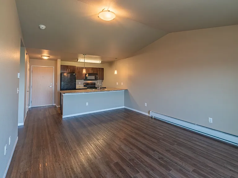 Cottage Grove — Photo 16