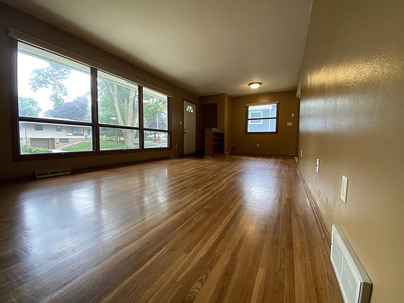3rd image of 2409 24th Ave NW