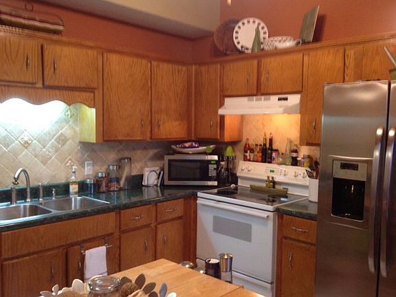 5th image of 111 Sandalwood Dr