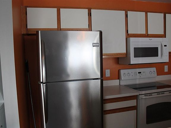 4th image of 19 Malibu Way Unit 32