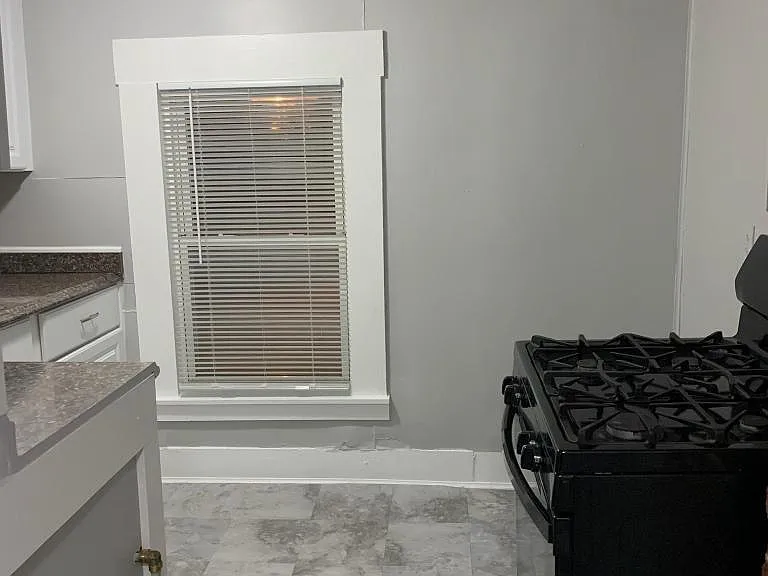 80-82 Laurel St #2 — Photo 4