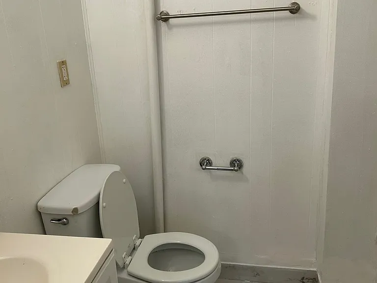 173 W Ridge St #3 — Photo 37