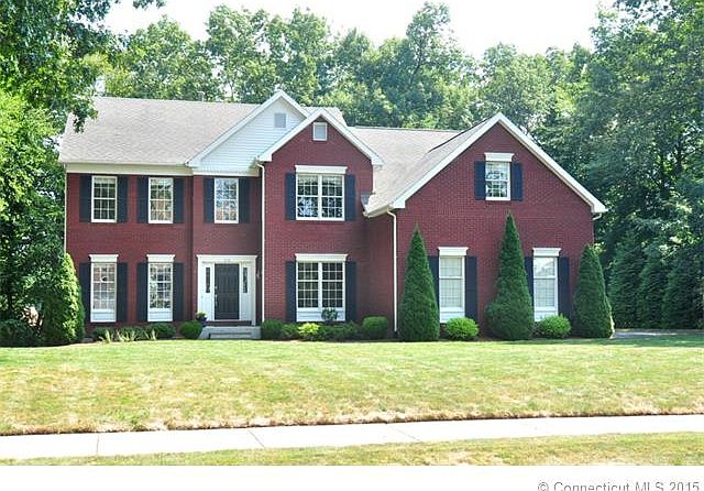 WELCOME TO 610 THOREAU CIRC...