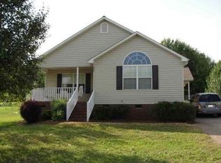 483 Hammett Rd, Wellford, SC 29385
