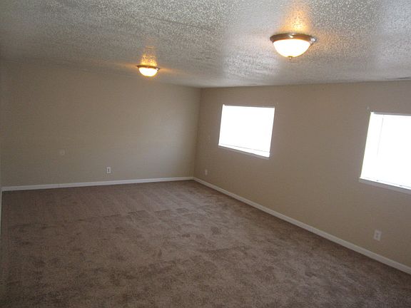 3rd image of 1125 E Las Animas St