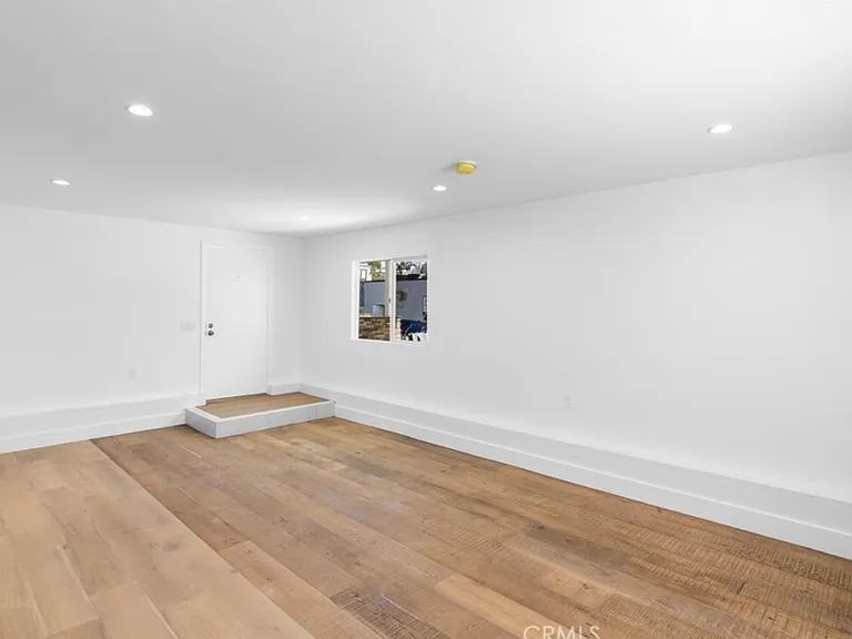 423 Iris Ave #C — Photo 9