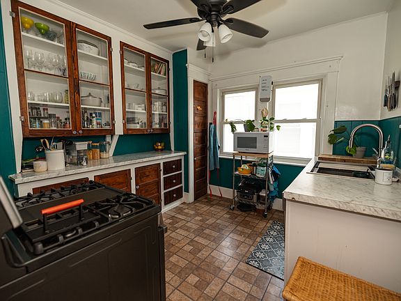 5th image of 28 Woodette Pl