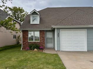 302 Eisenhower St, Baldwin City, KS 66006