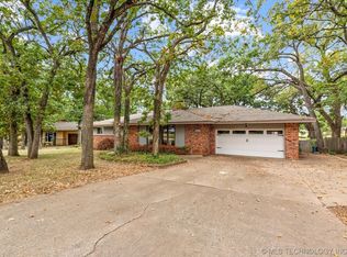1317 Rockdale Rd, Bartlesville, OK 74006