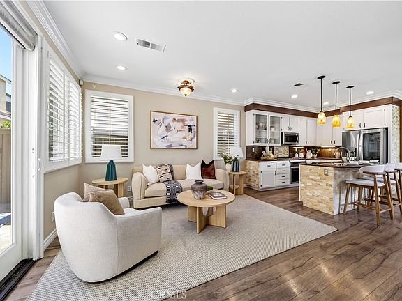 4th image of 18 Wimbledon Ln