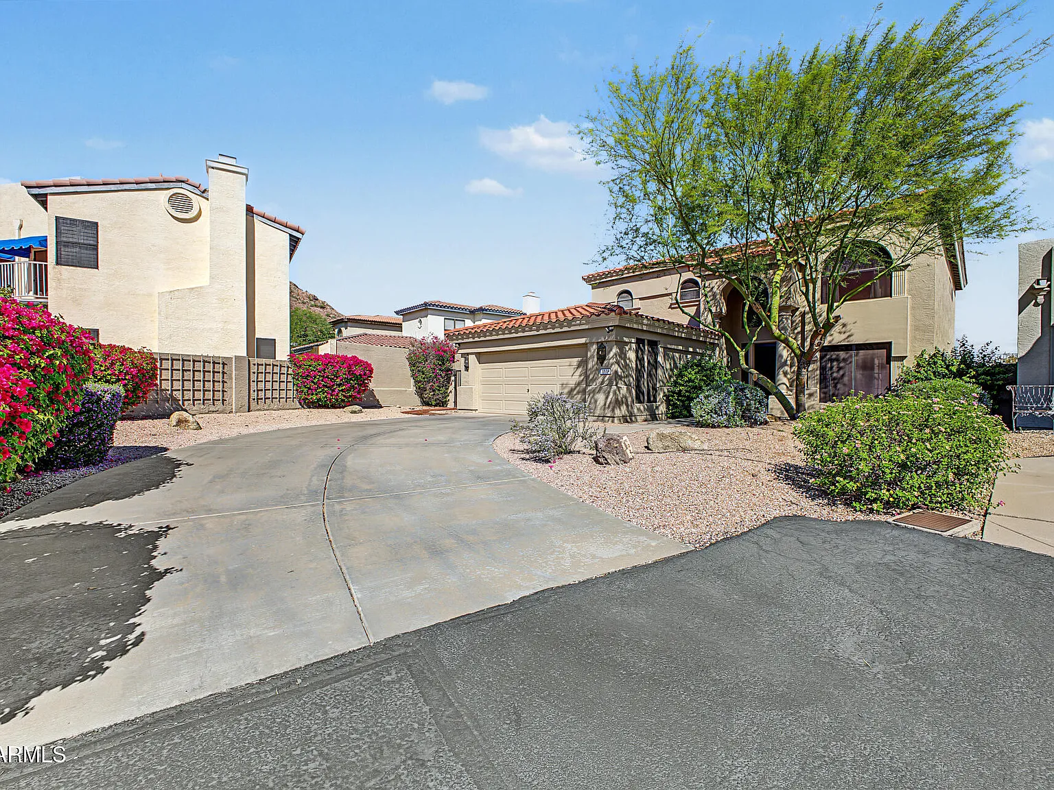4 bed, 3.0 bath, 2566 sqft, $4,180 — Photo 3