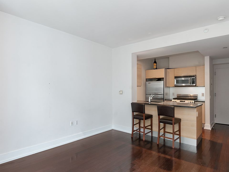 1st image of 350 W 42nd St APT 15J