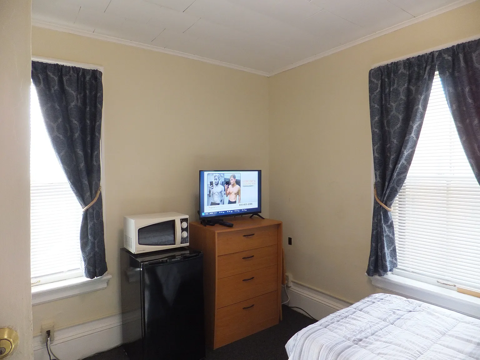 6 bed, 2250 sqft, $750 — Photo 4