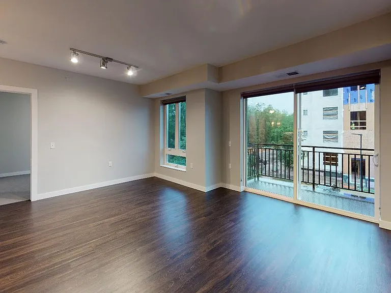 Red44 Luxury Apartments | Specials Available — Photo 53