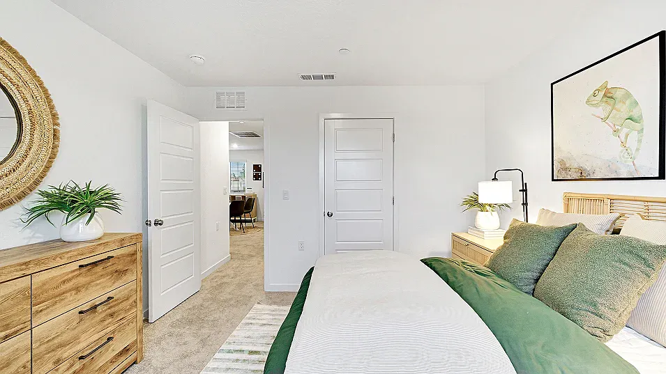 5 bed, 2261 sqft, $3,350 — Photo 4
