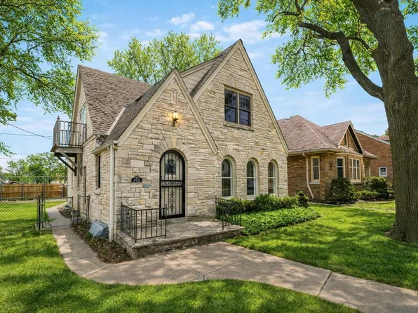 2951 North 70th STREET, Milwaukee, WI 53210