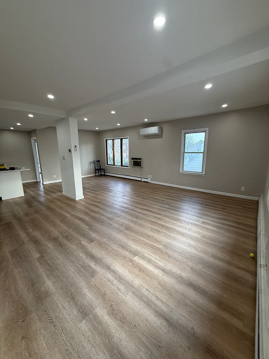 Building Photo - 25 Pine Ave #2