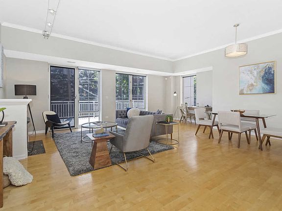 4th image of 2762 N Lincoln Ave APT 203