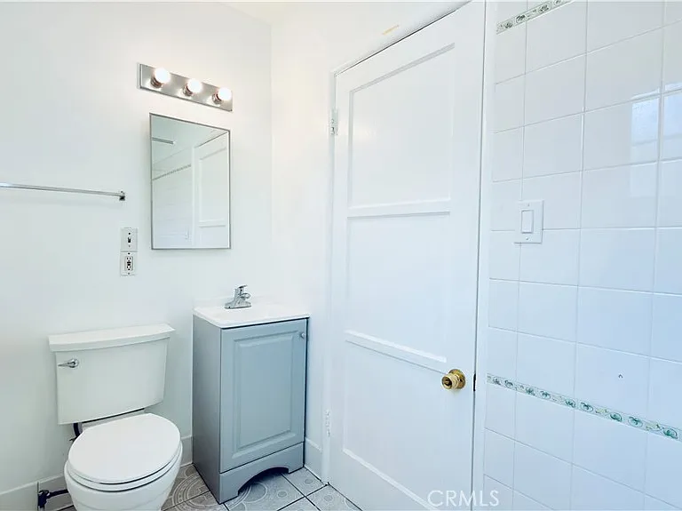 4025 Melrose Ave — Photo 6