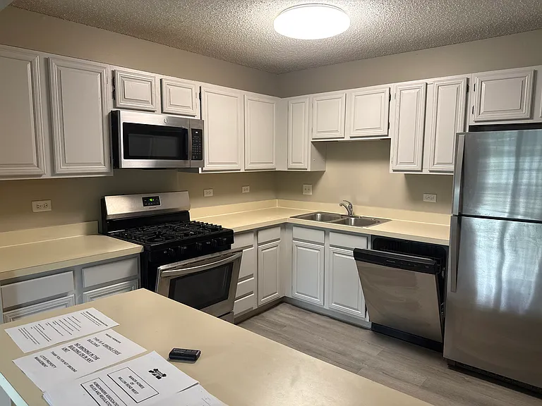 5S470 Scots Dr #D — Photo 5