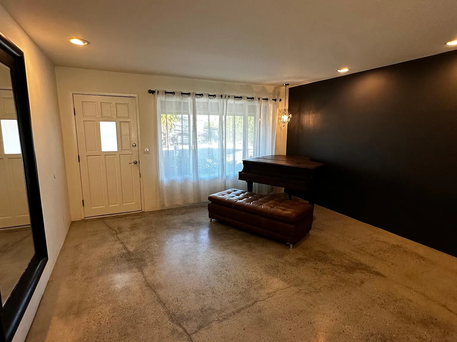 2353 E Powell Rd — Photo 3