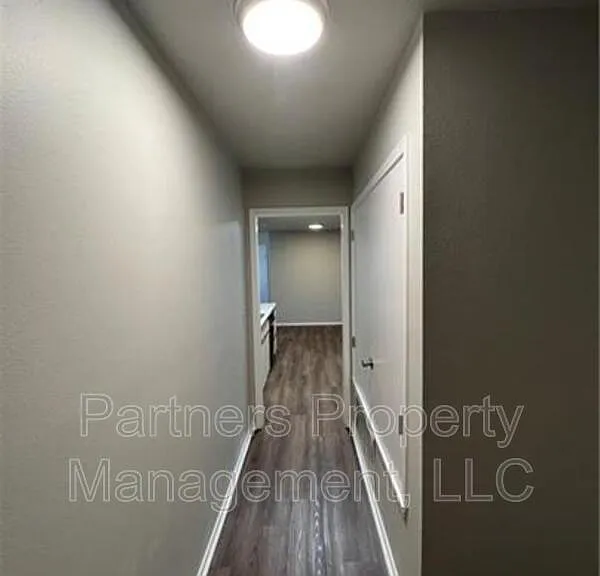 5702 Sara St #A — Photo 8
